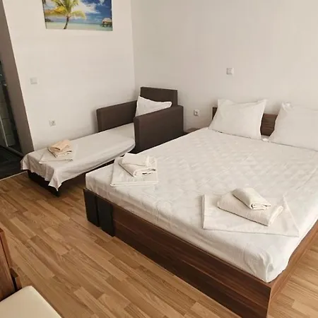 библиотеката Konukevi 3*